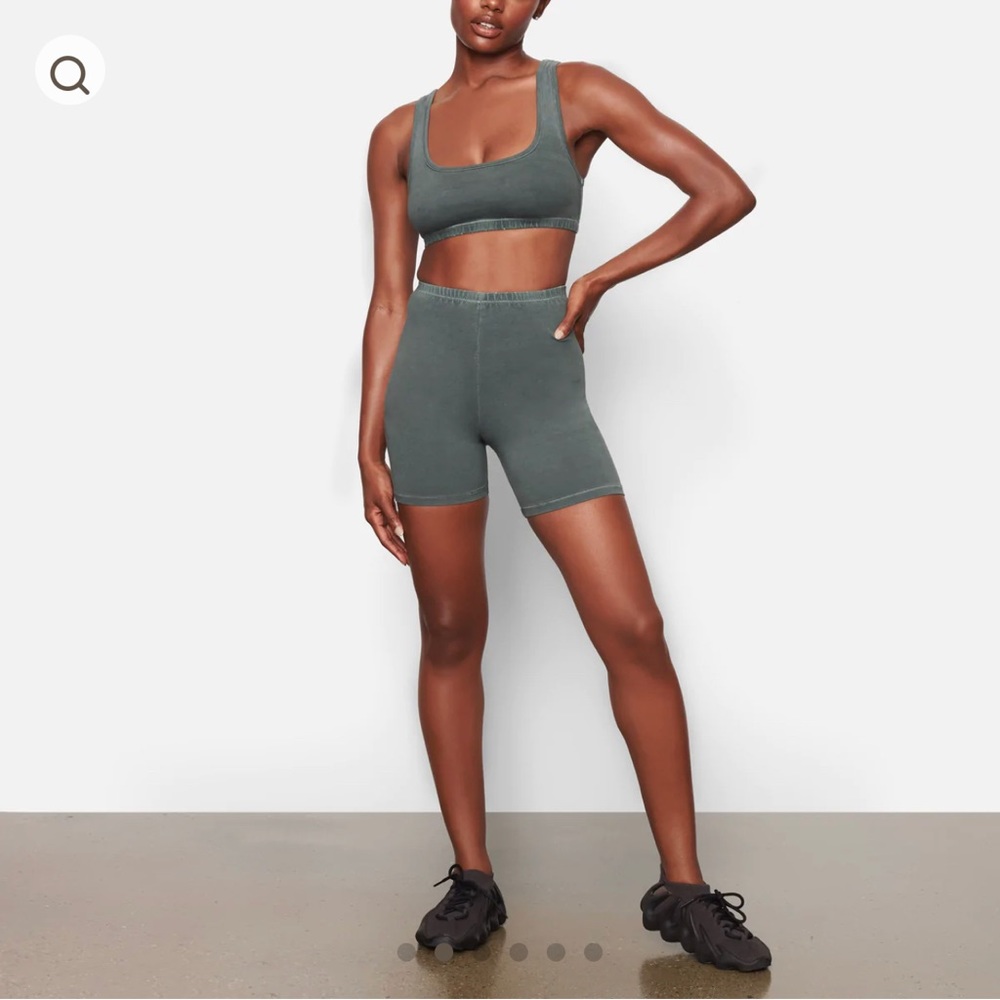 NWT- SKIMS 2X Outdoor Bike Shorts in MALACHITE